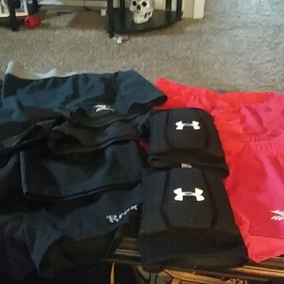 Huge Volleyball bundle spanxs and knee pads - Picture 1 of 5